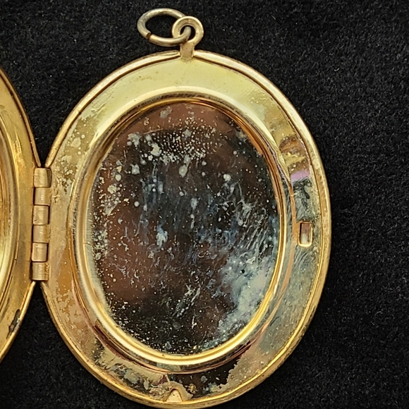 Vintage cameo locket - Picture 4 of 5